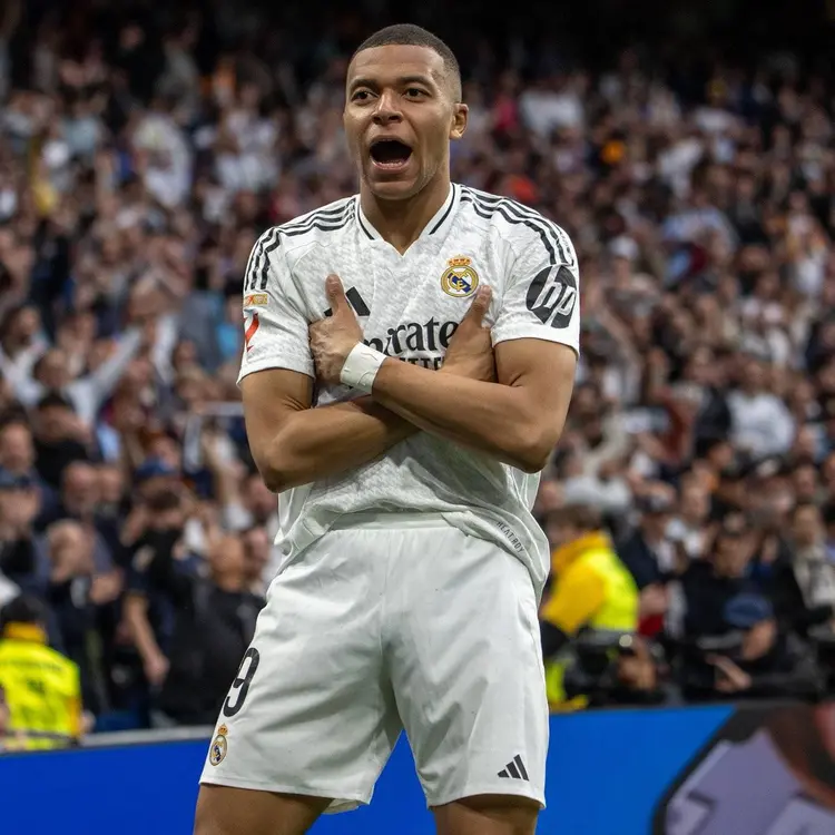 AYX SPORTS-姆巴佩新星刷新纪录表现突出，独行侠前途光明！