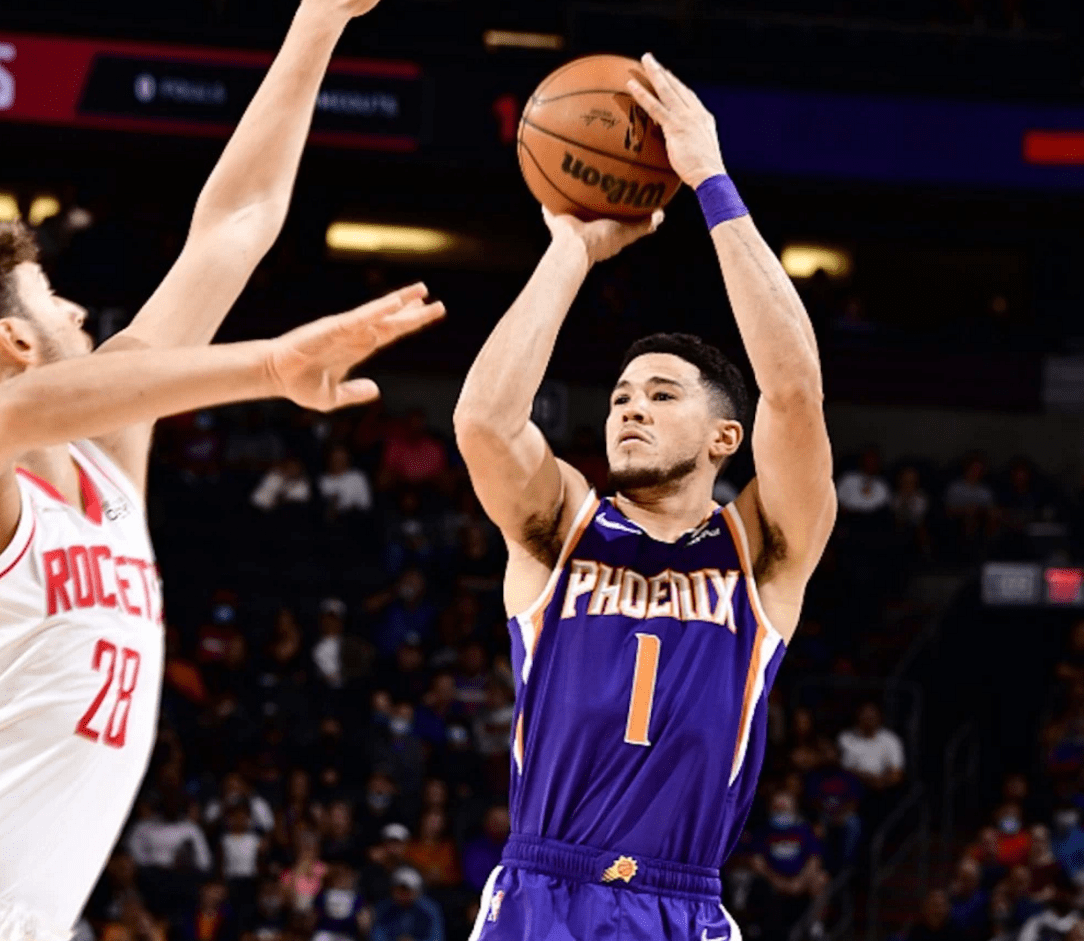 爱游戏-包含穆古鲁扎回归赛场，出色防守首场状态亮眼，公牛观众沸腾！的词条